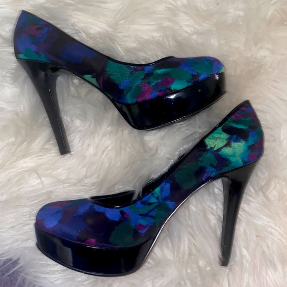 Nine West Platform Pumps, Peacock 🦚 Fabric! - Picture 1 of 5